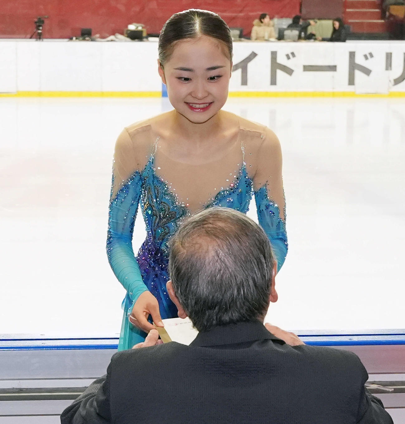 ジュニア女子F　表彰式で笑顔をみせる優勝の島田（撮影・小島史椰）