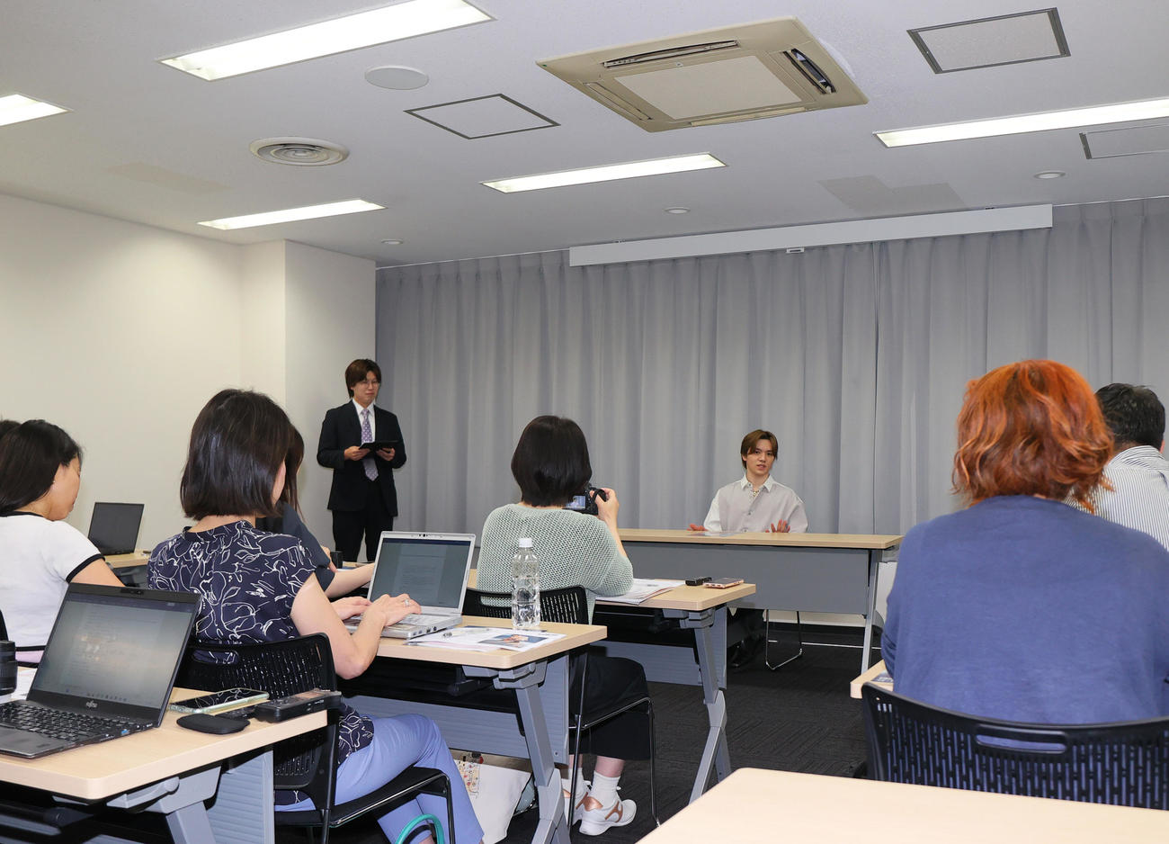 記者会見する宇野昌磨さん（撮影・上山淳一）