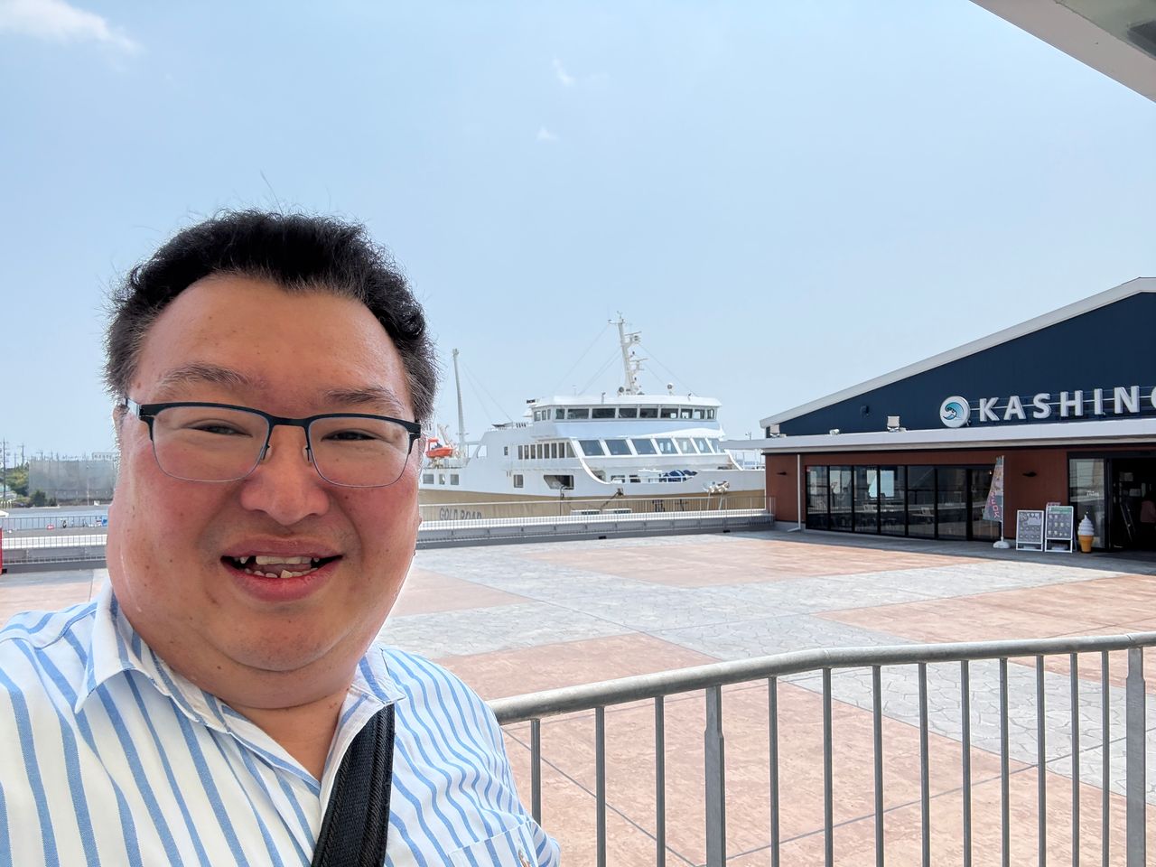 JR清水駅からデッキでそのままアクセスできる「河岸の市　いちば館」