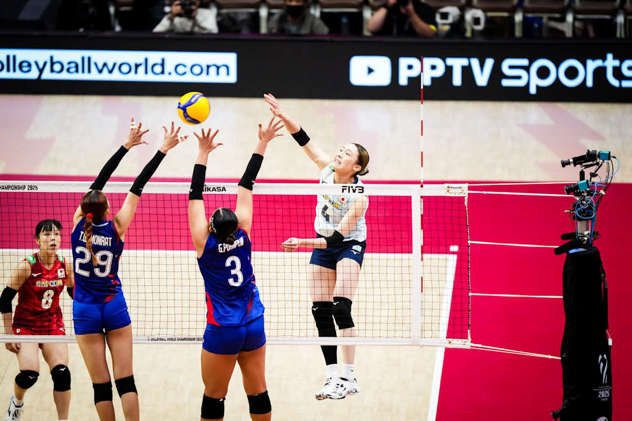 スパイクを打つ石川真佑（C）FIVB　　　　　　　　　　
