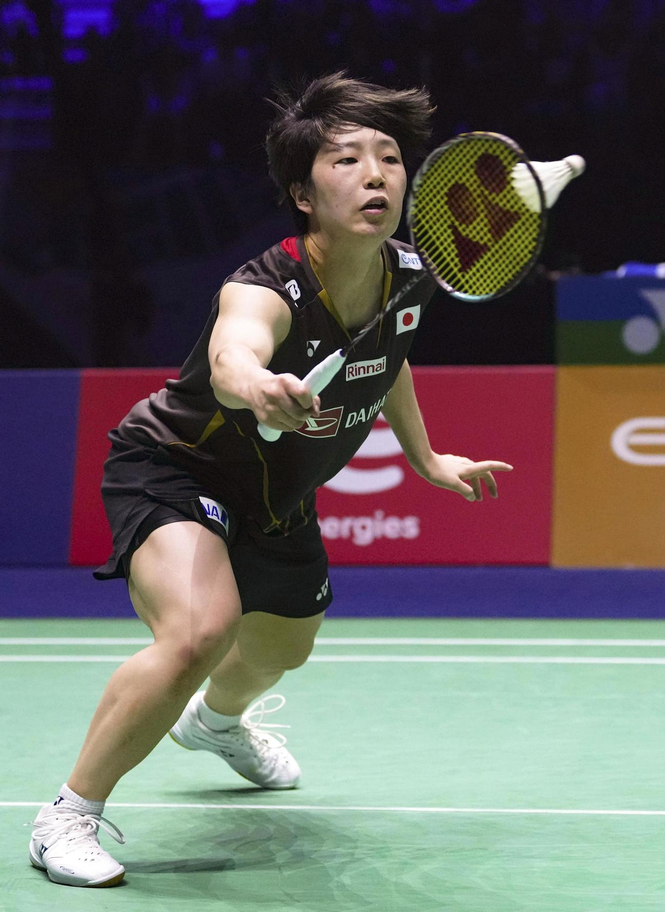 女子シングルス決勝　中国選手と対戦する山口茜＝パリ（AP＝共同）