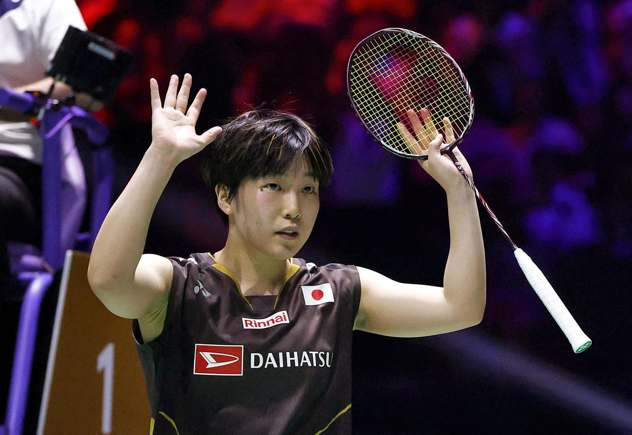 女子シングルスで優勝した山口茜＝パリ（ロイター＝共同）