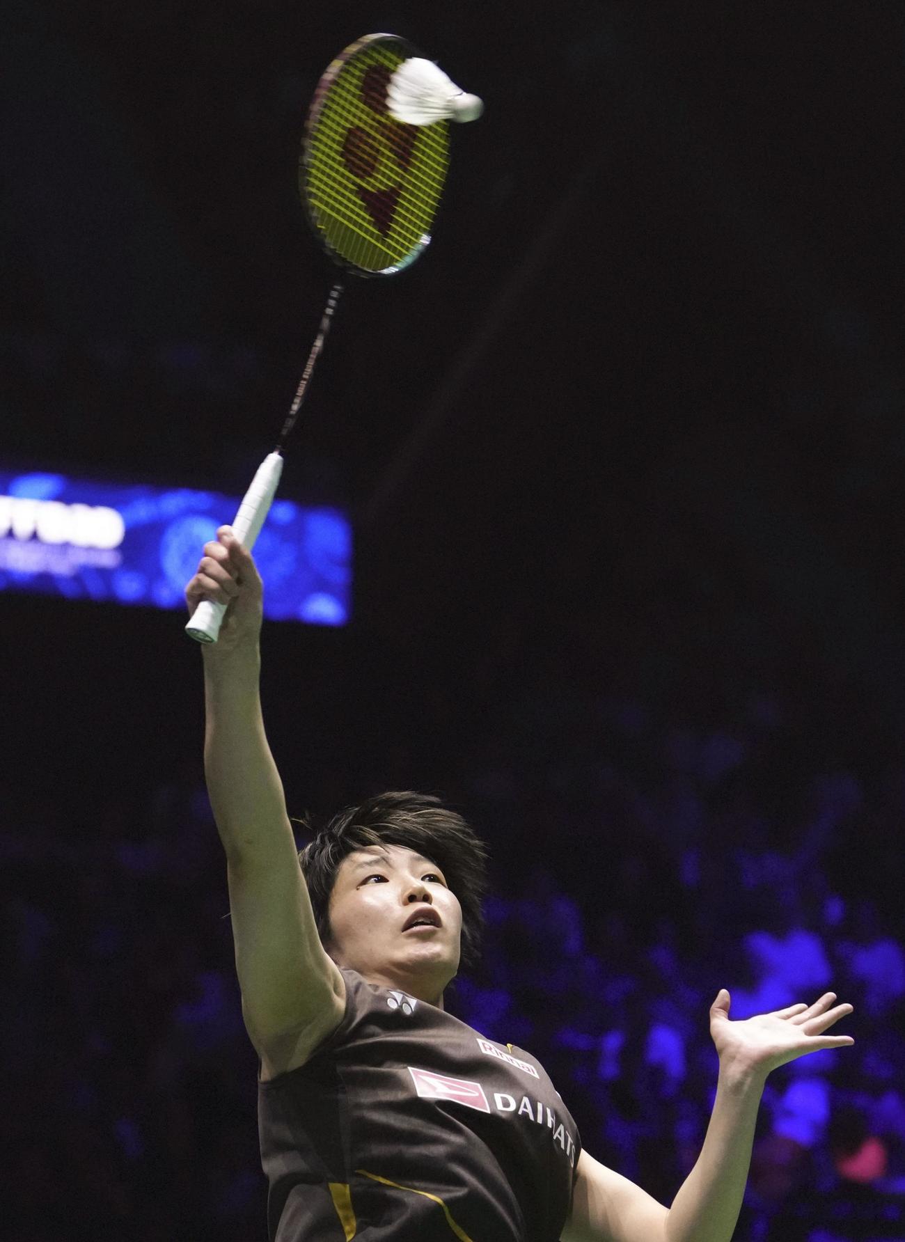 女子シングルス決勝　中国選手と対戦する山口茜＝パリ（AP＝共同）