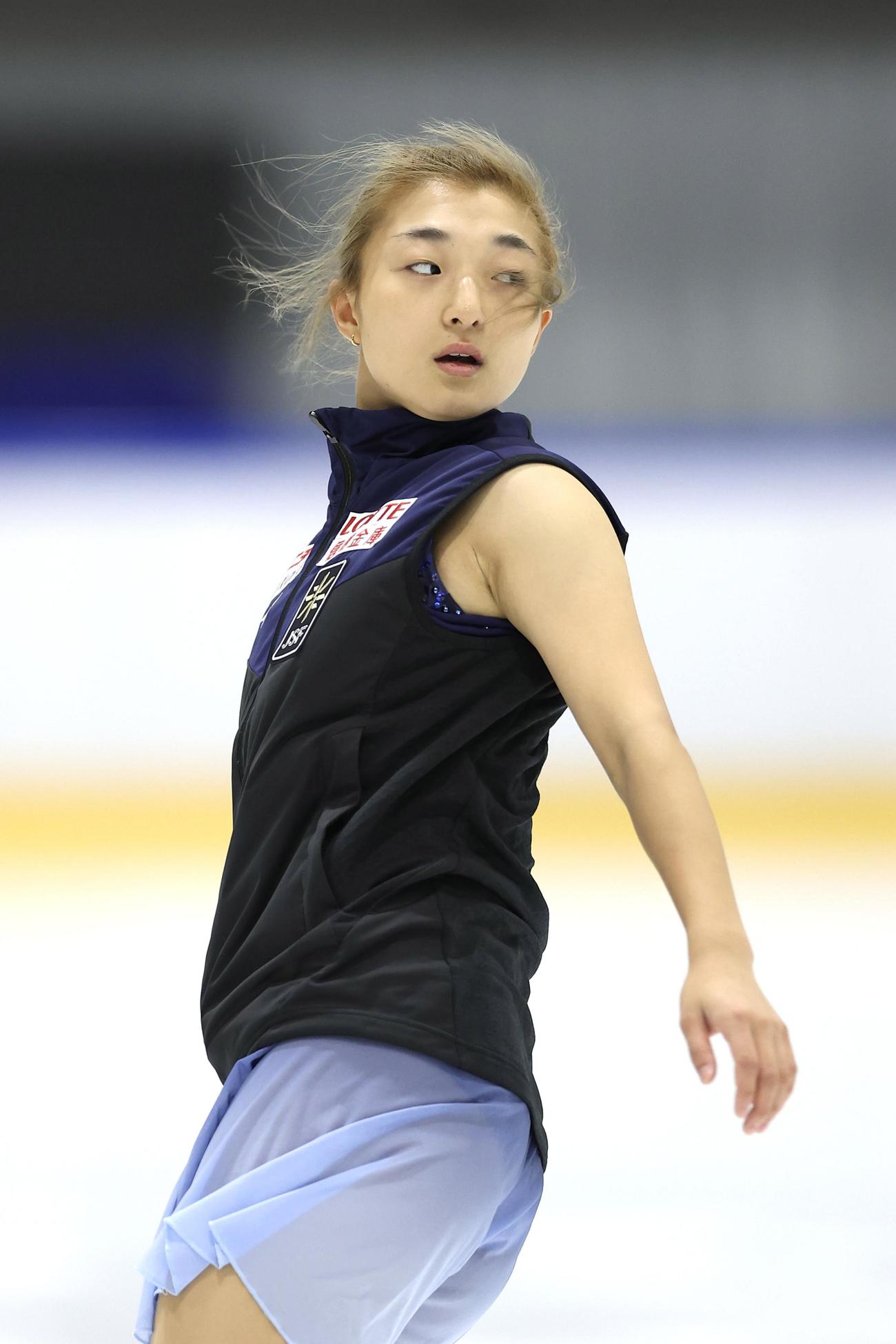 女子SPに向け練習する坂本（撮影・前田充）