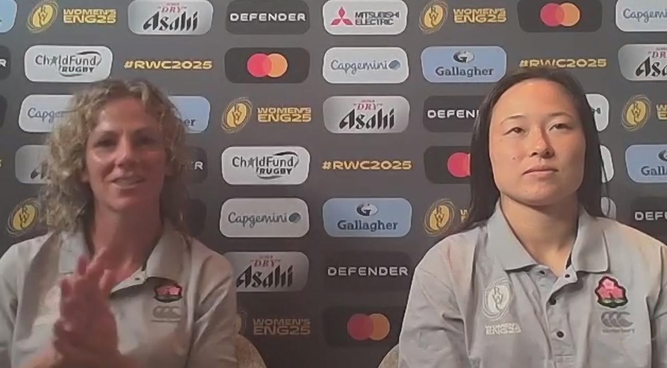 W杯最終戦のスペイン戦に向けて、思いを語る日本代表のレスリー・マッケンジー・ヘッドコーチ（左）と長田いろは主将