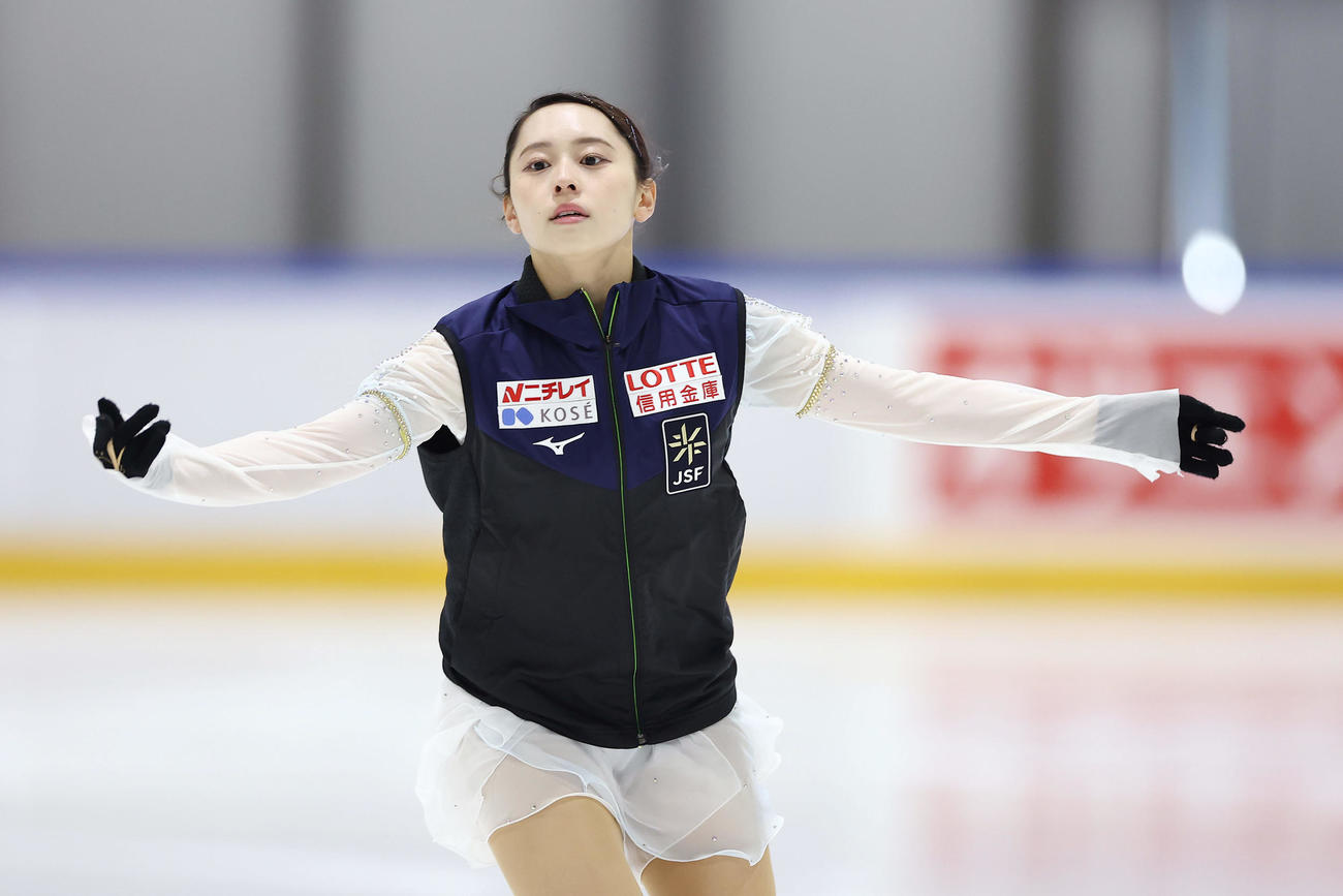 女子フリーに向け練習する三宅（撮影・前田充）