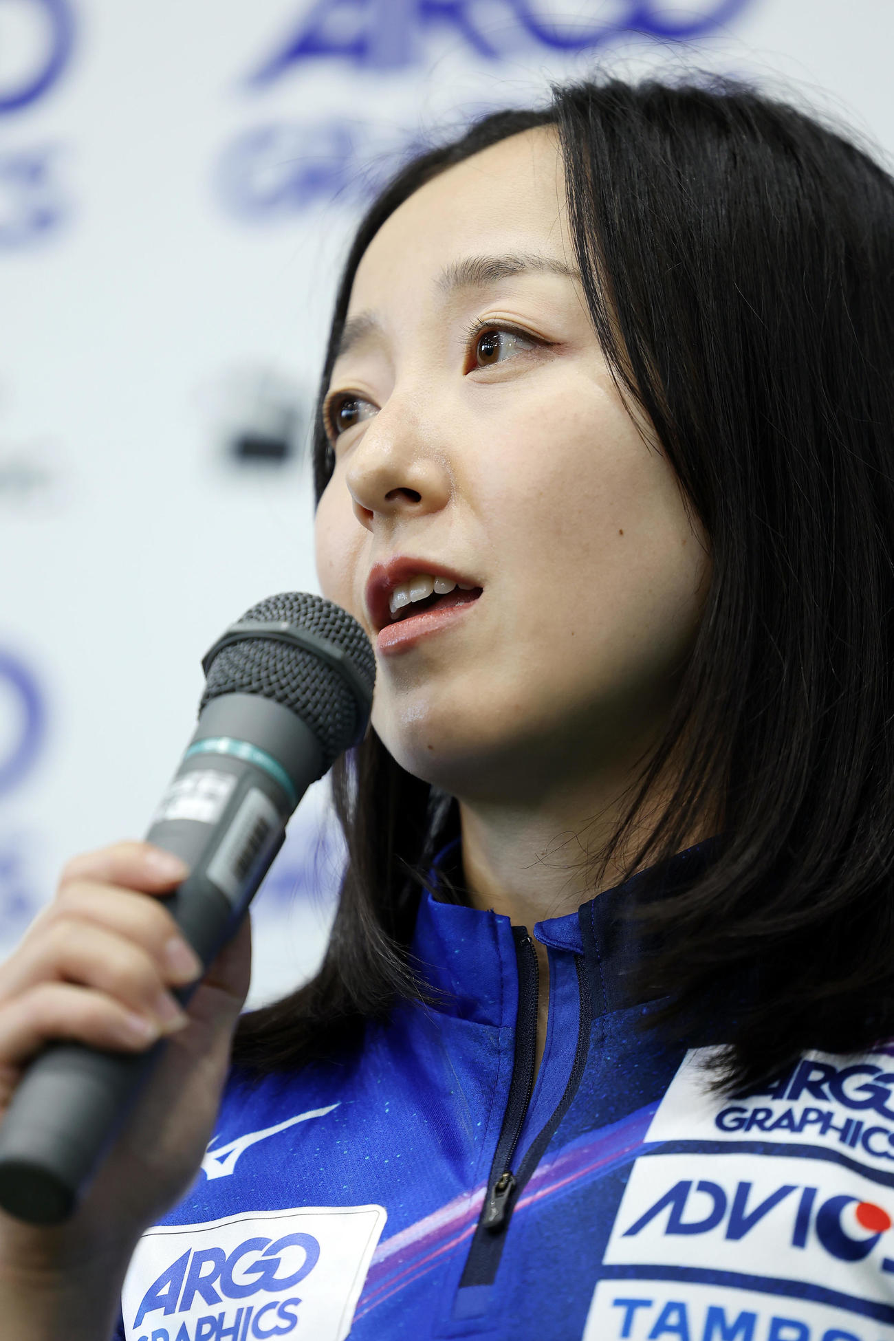 合同会見で意気込みを語るロコ・ソラーレの藤沢（撮影・前田充）