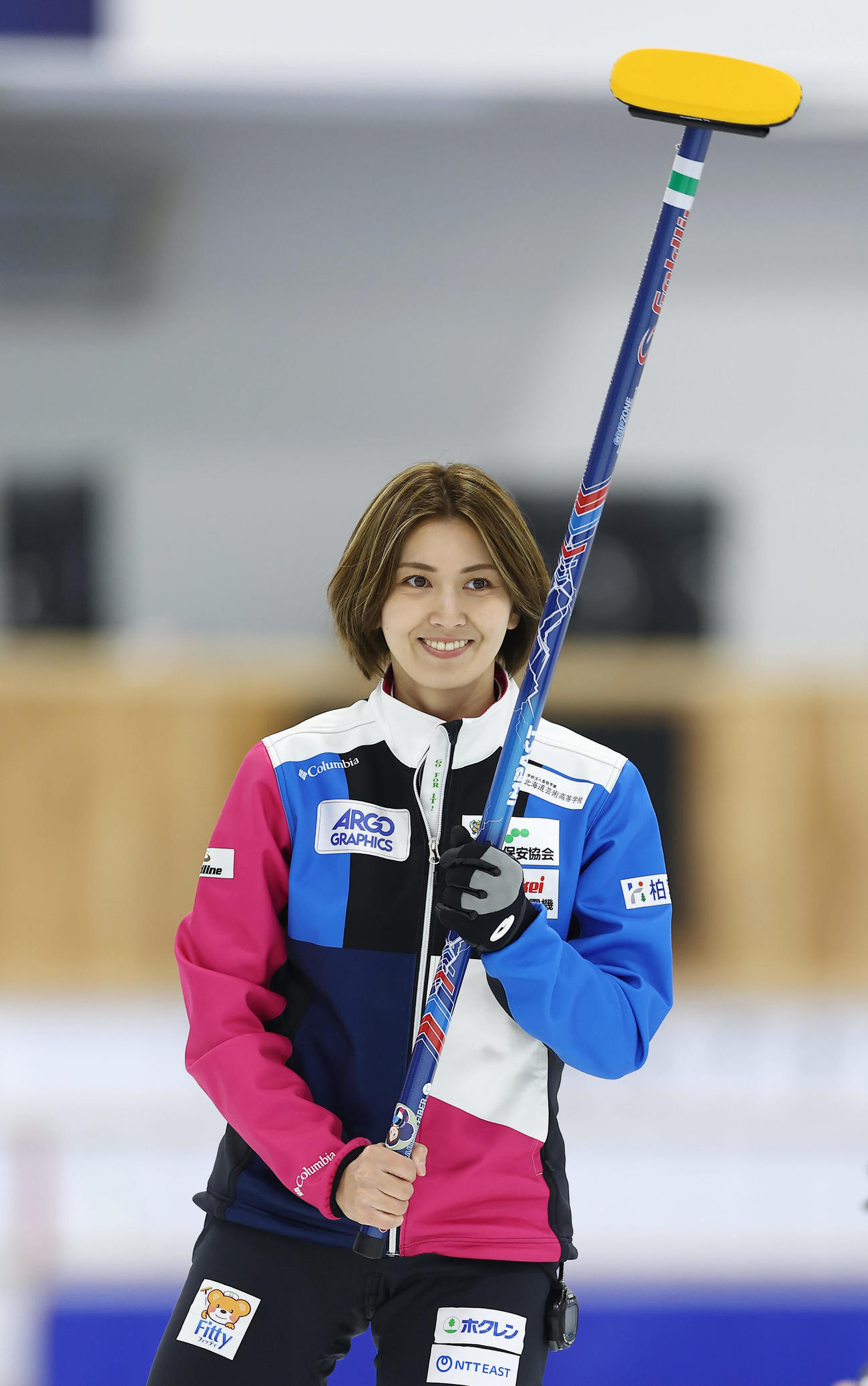 SC軽井沢クラブ対フォルティウス　第5エンド、3点を奪い笑顔を見せるフォルティウス吉村（撮影・前田充）