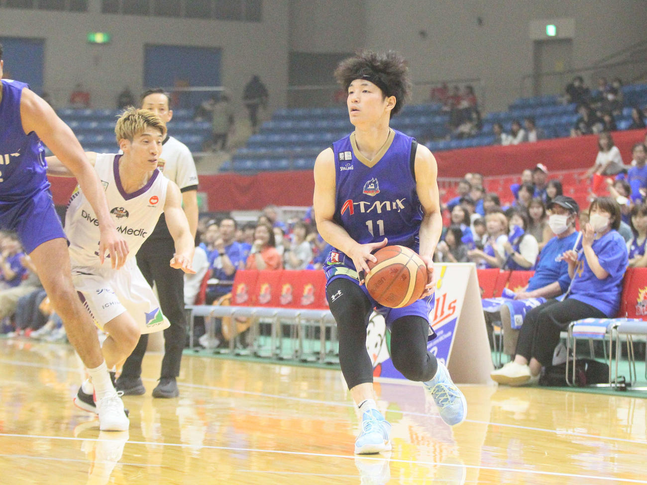 B2青森対山形　シュートを狙うB2青森・岡部（撮影・高橋香奈）