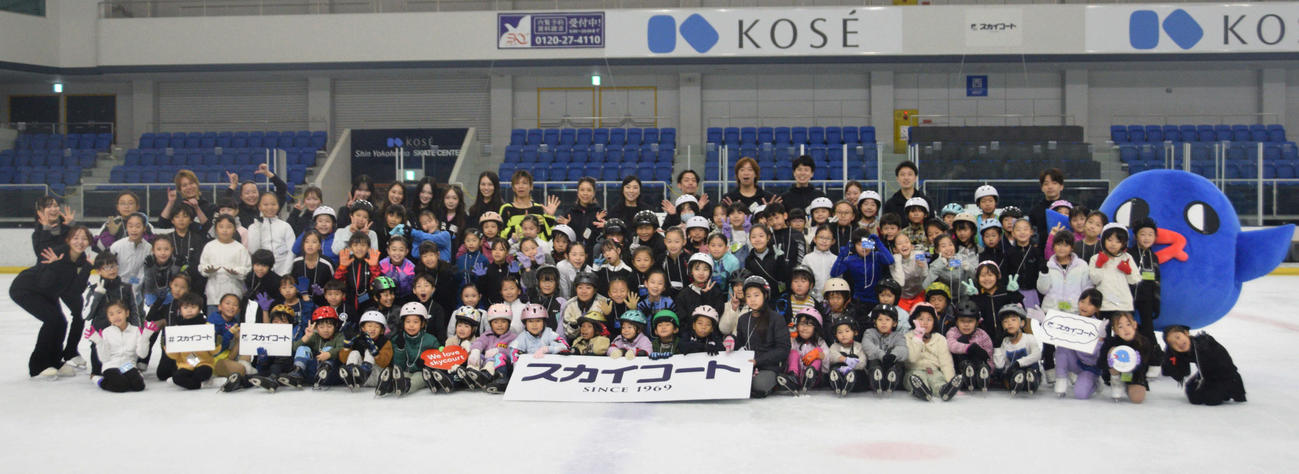 イベント後、村元さんと高橋さんも加わった集合写真（撮影・泉光太郎）