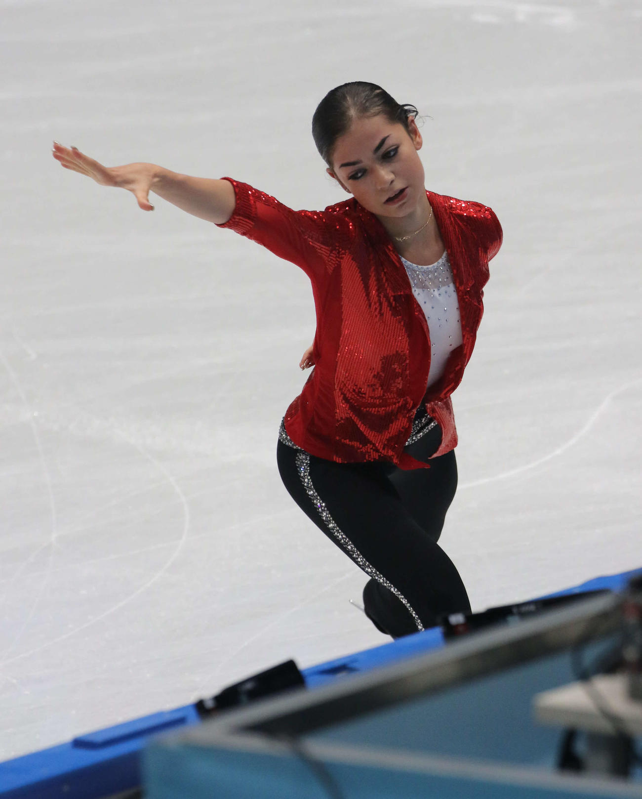 ミラノ・コルティナ冬季五輪最終予選ショートプログラム前の公式練習に臨んだアデリア・ペトロシャン（撮影・松本航）