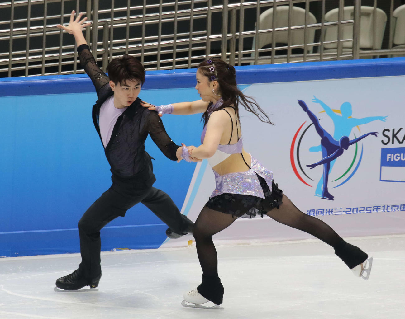 ミラノ・コルティナ冬季五輪最終予選アイスダンスRD　演技する吉田唄菜（右）と森田真沙也（撮影・松本航）