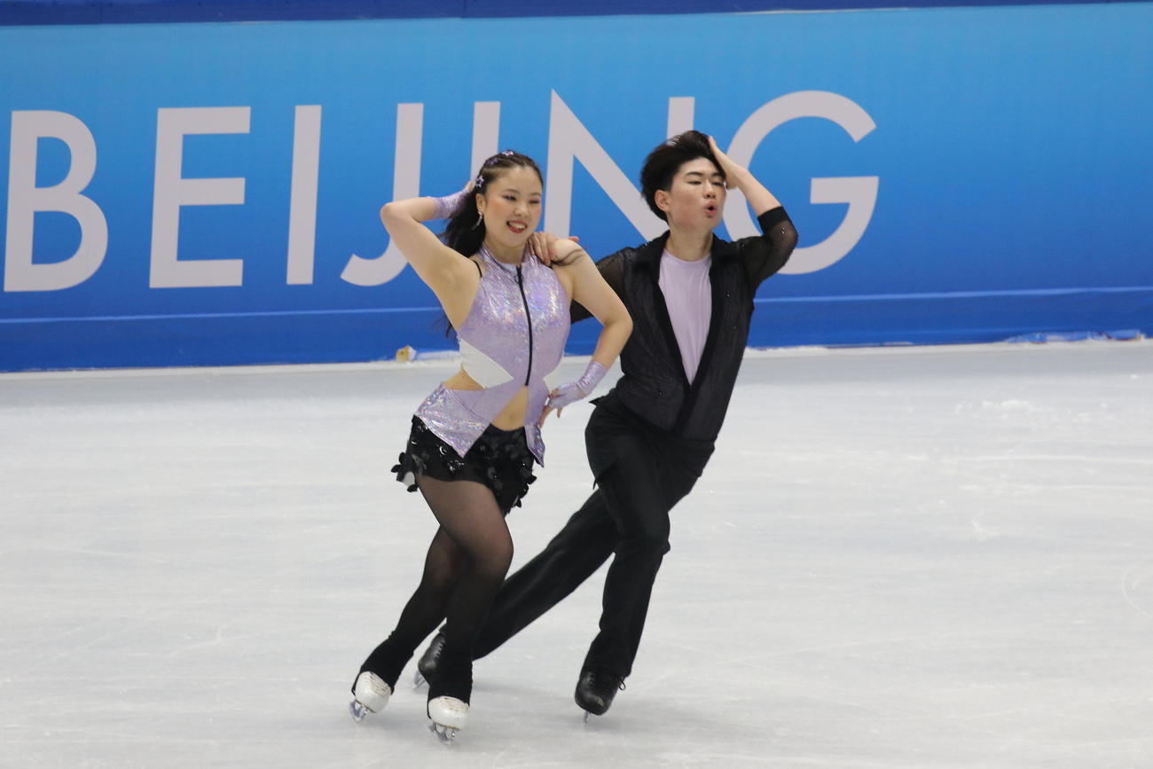 ミラノ・コルティナ冬季五輪最終予選アイスダンスRD　演技する吉田唄菜（左）と森田真沙也（撮影・松本航）