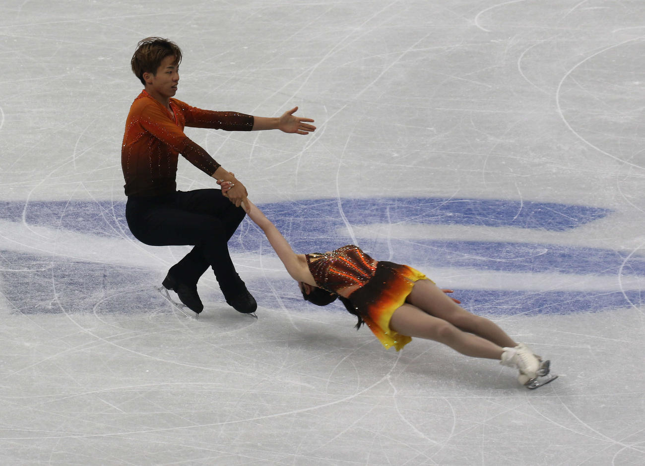 ミラノ・コルティナ冬季五輪最終予選ペアSP　演技する長岡柚奈（右）と森口澄士（撮影・松本航）