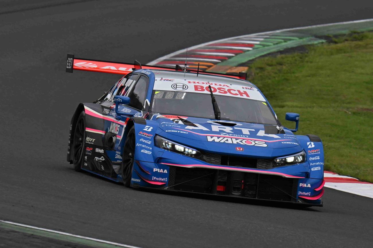 スーパーGT第6戦のGT500クラスでポールポジションを獲得した16号車（GTA提供）