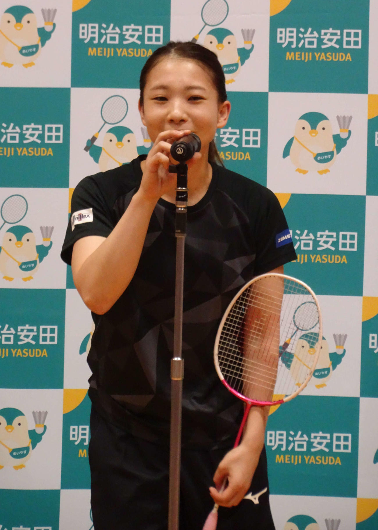 バドミントン教室であいさつする松友美佐紀