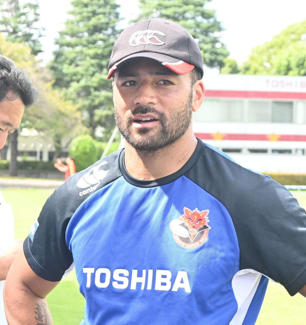 練習後に取材に応じるBL東京のリッチー・モウンガ（撮影・飯岡大暉）