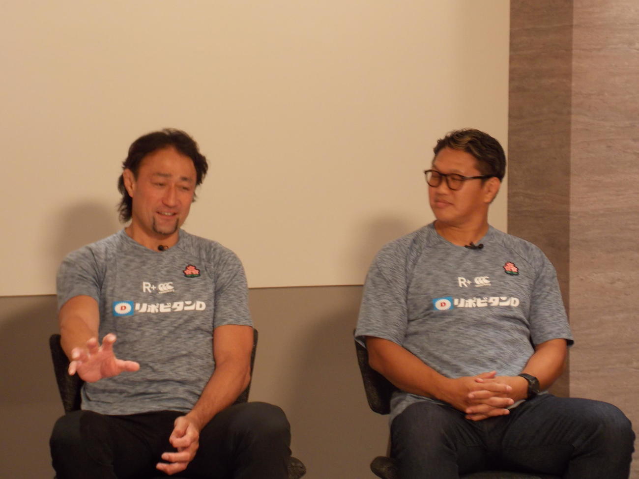 大正製薬のレジェンド対談企画で思いを語る大野均氏（左）と菊谷崇氏（撮影・松本航）