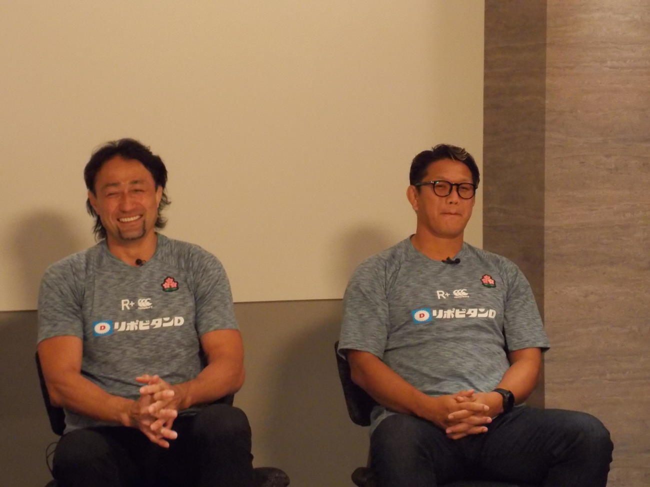大正製薬のレジェンド対談企画で思いを語る大野均氏（左）と菊谷崇氏（撮影・松本航）