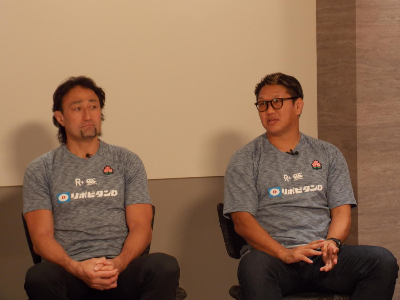 大正製薬のレジェンド対談企画で思いを語る大野均氏（左）と菊谷崇氏（撮影・松本航）