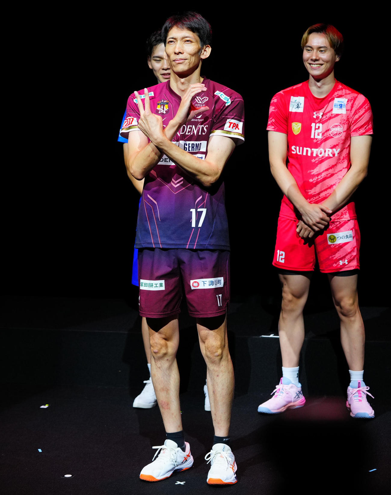 SVリーグ開幕記者会見に登場するVC長野トライデンツの松本（撮影・垰建太）