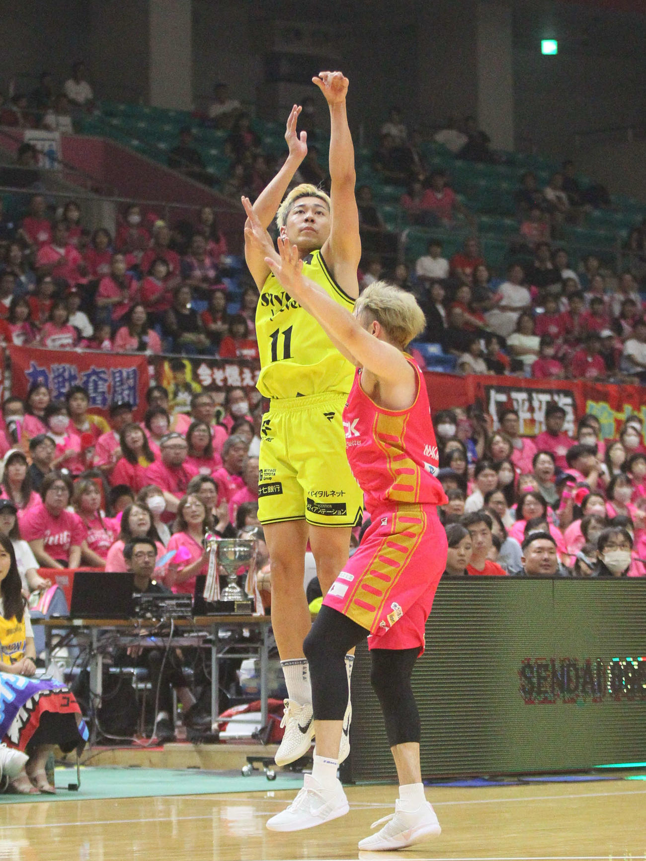 B1仙台対B1秋田　シュートを放つB1仙台・荒谷（撮影・高橋香奈）