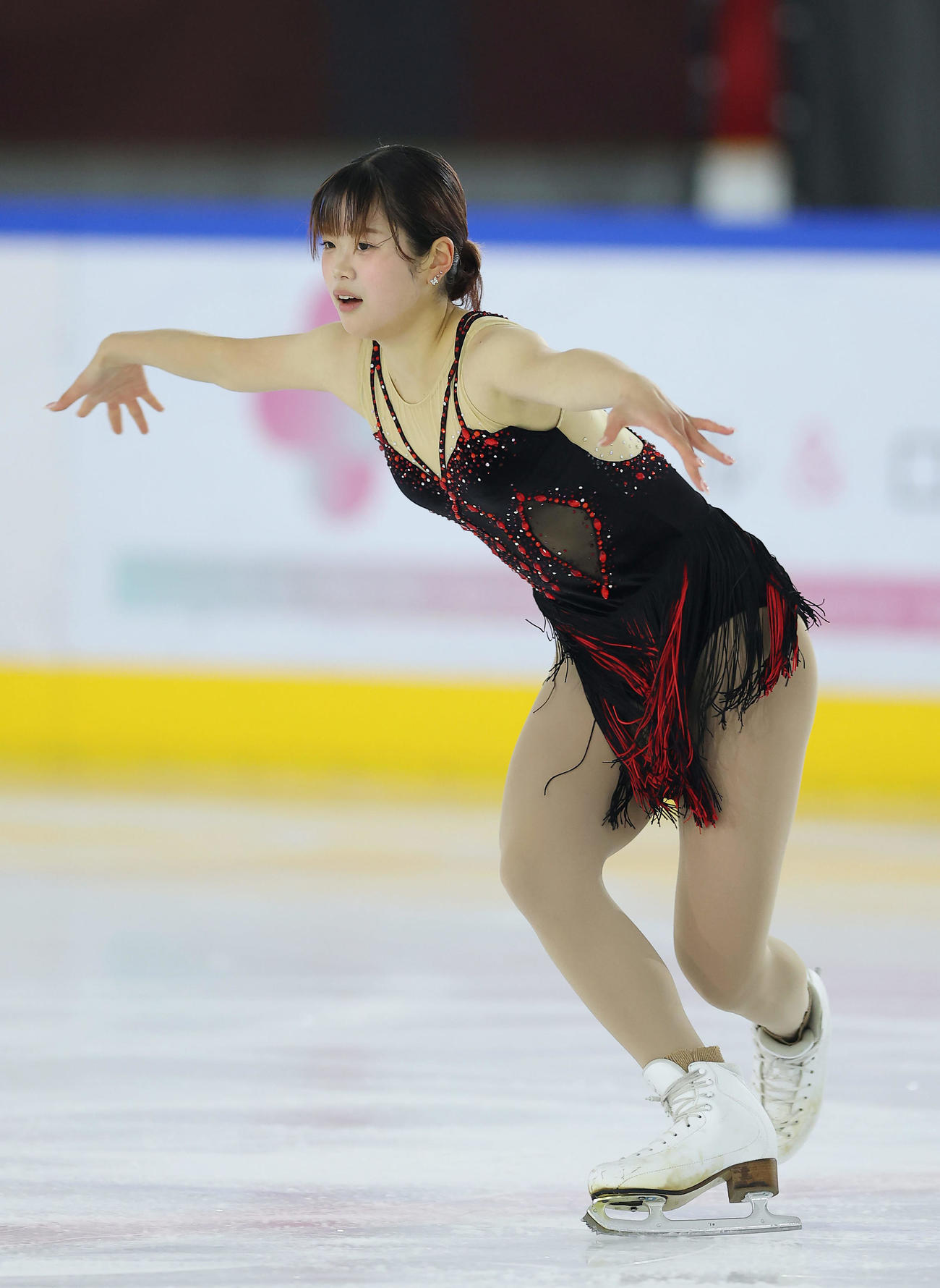 ジュニア女子SPで演技する山田恵（撮影・前田充）