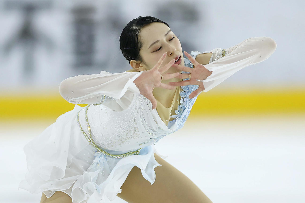女子フリーで演技する三宅（撮影・前田充）