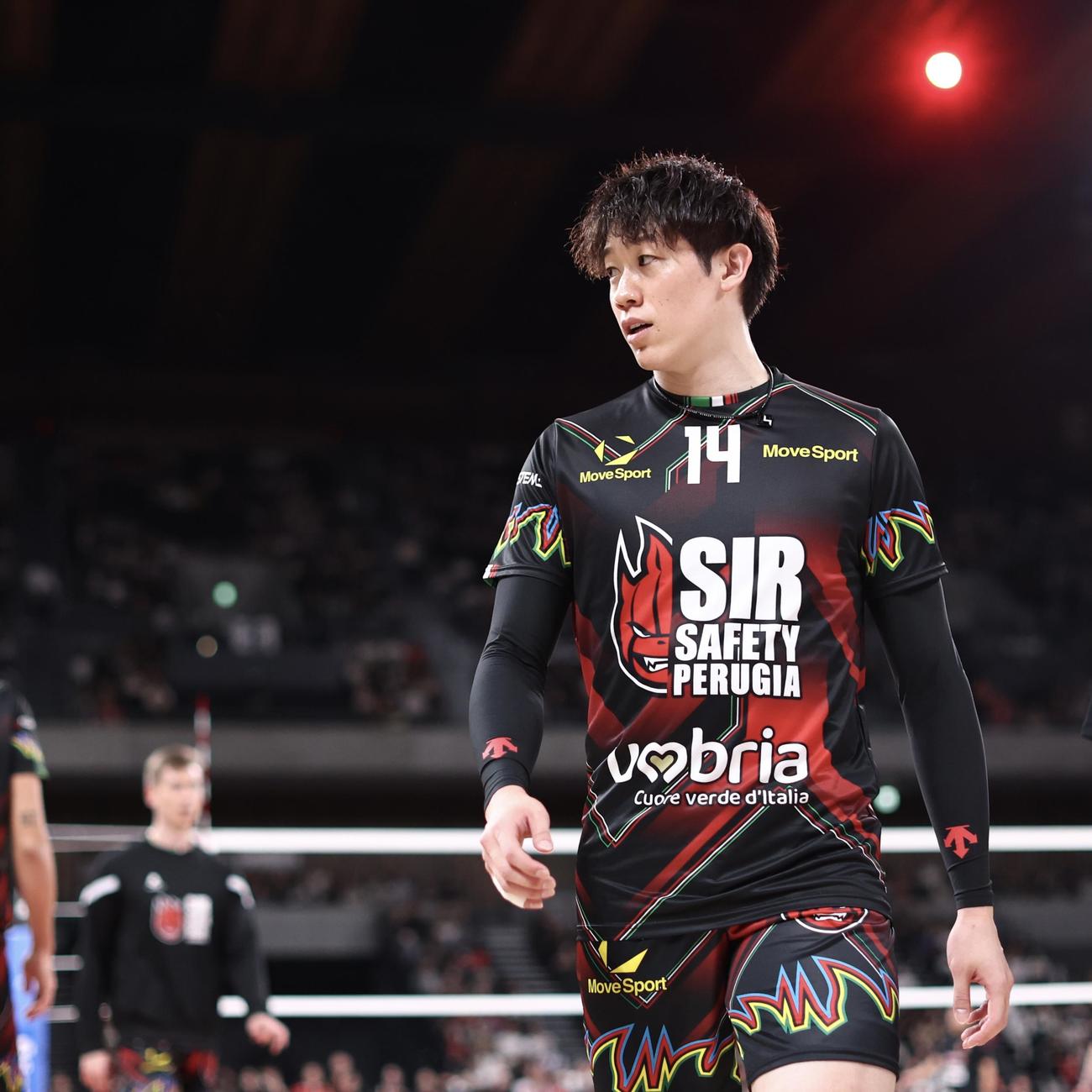 サントリー対ペルージャ　試合前、ウオーミングアップするペルージャ石川（撮影・河田真司）