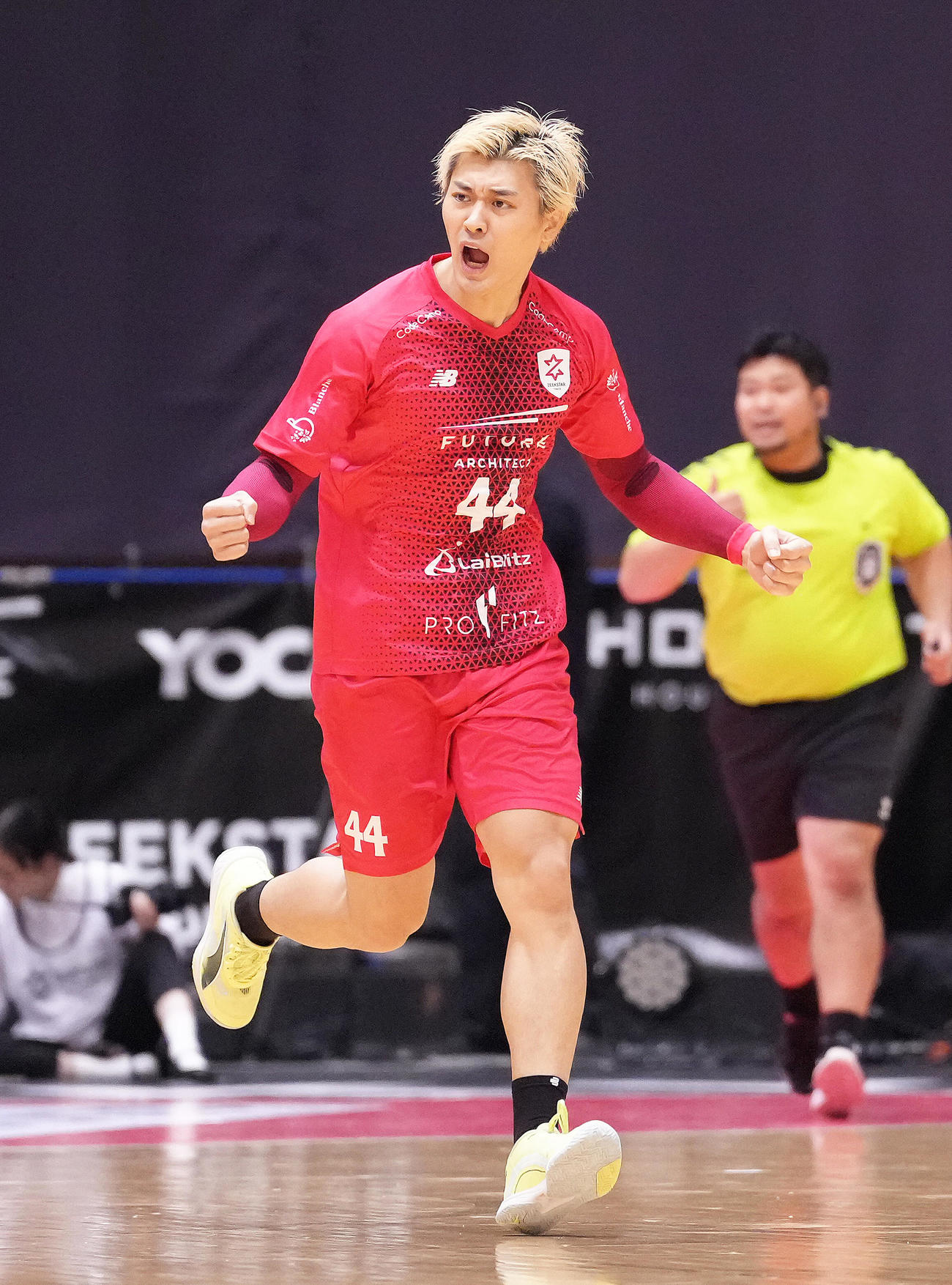 ジークスター東京対大崎オーソル埼玉　前半、ゴールを決めガッツポーズするジークスター東京の蔦谷（撮影・足立雅史）