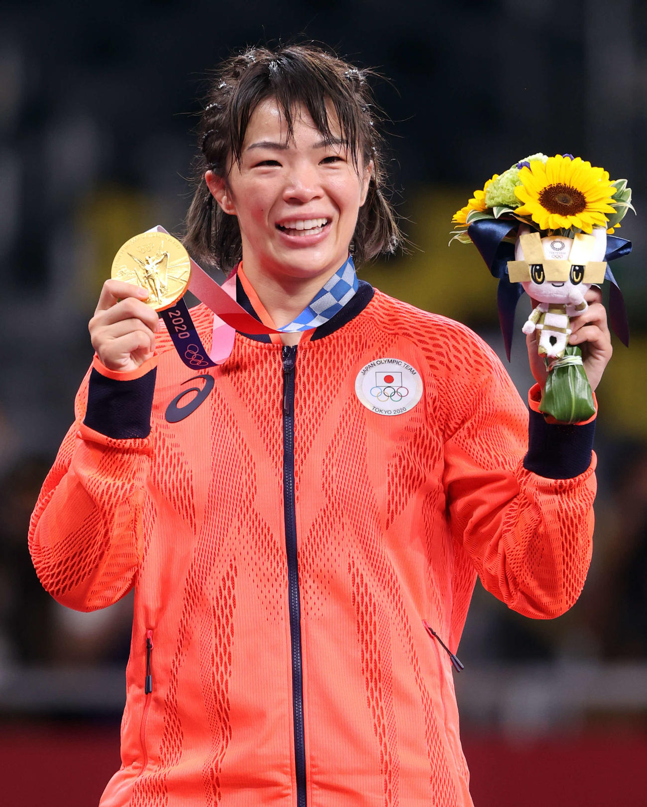 女子57キロ級で金メダルの川井梨は笑顔を見せる（2021年8月5日撮影）