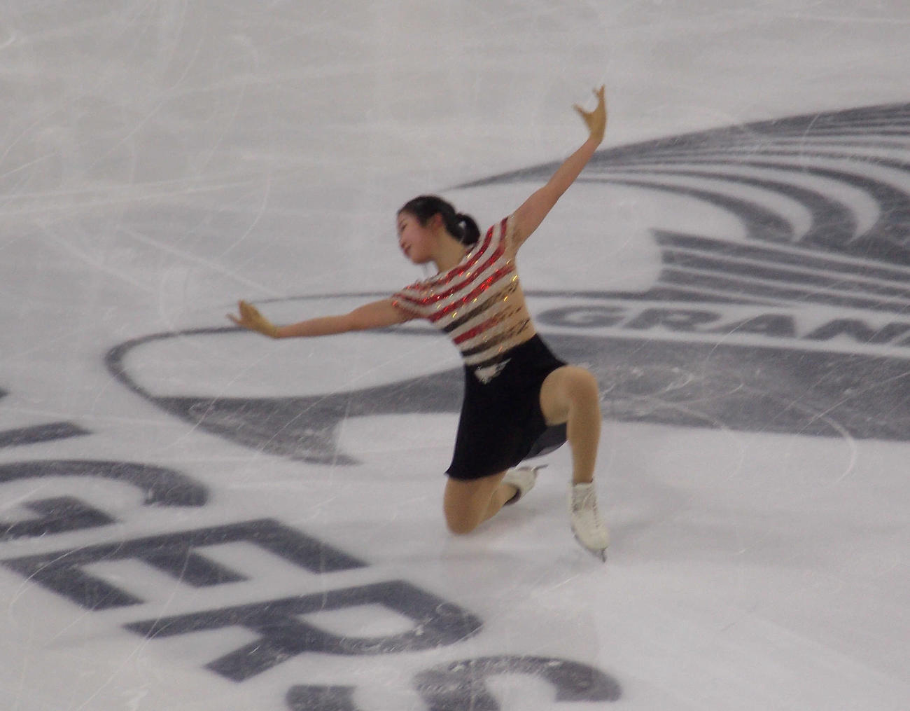 グランプリシリーズ第1戦フランス大会の女子SPに向け、公式練習に臨んだ中井亜美（撮影・松本航）