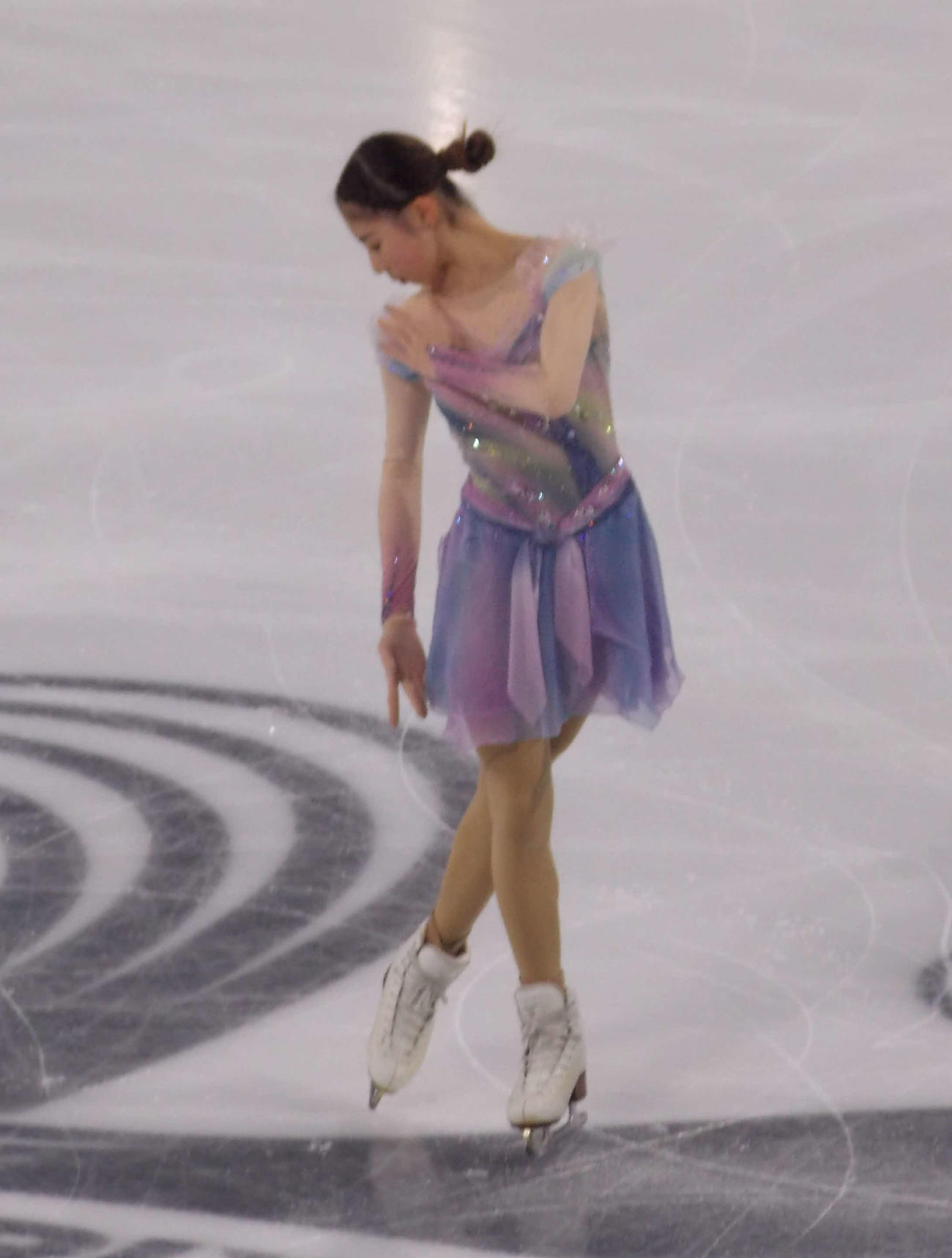 グランプリシリーズ第1戦フランス大会の女子SPに向け、公式練習に臨んだ住吉りをん（撮影・松本航）