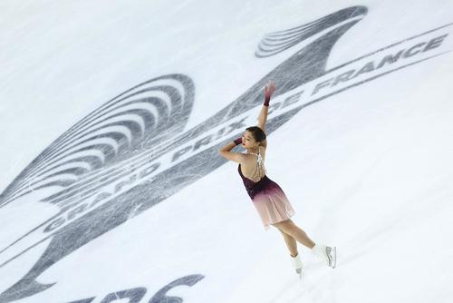 フリーの演技を披露する坂本花織（ロイター）