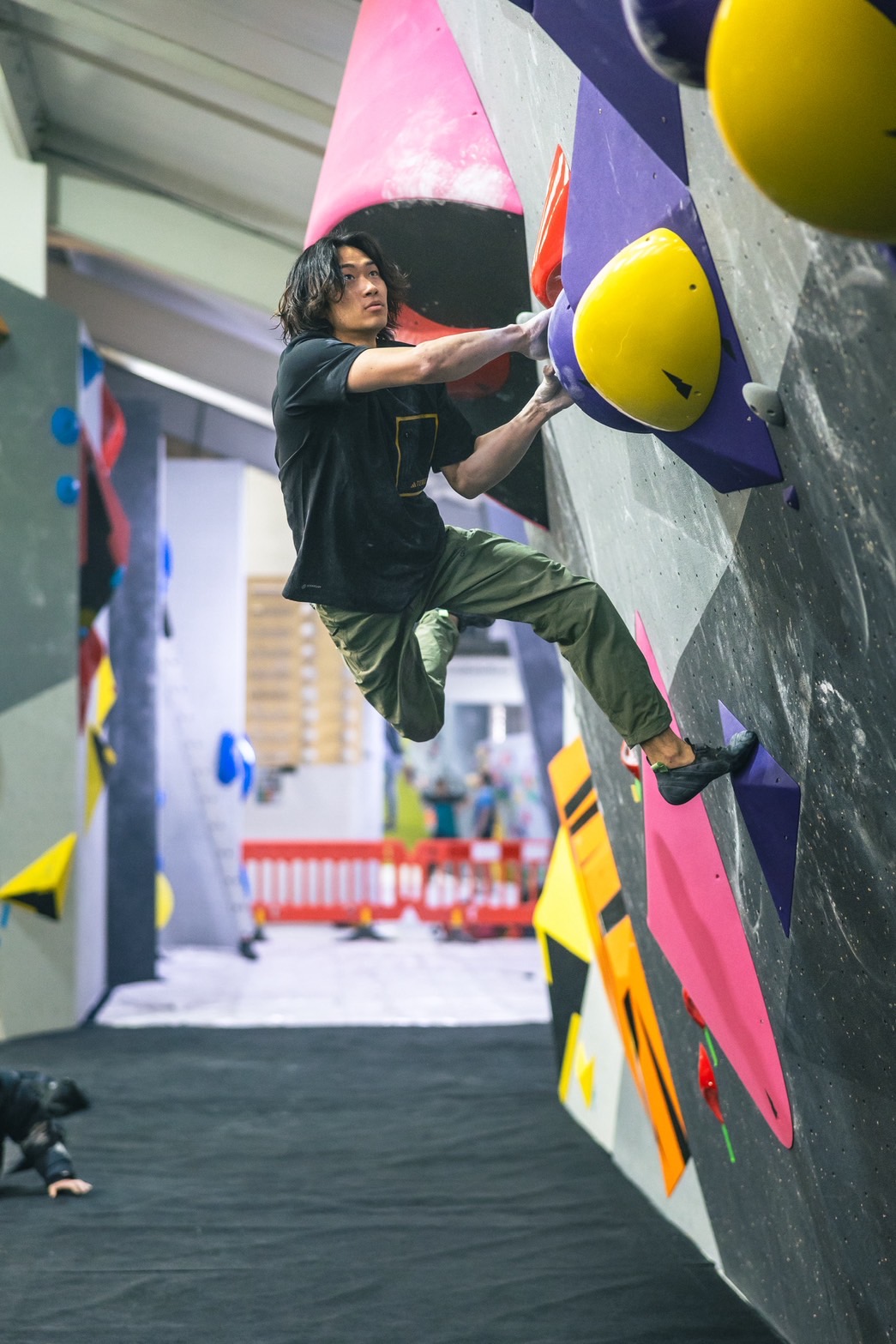IFSCクライミンググランドファイナルズ福岡2025のホスピタリティプランで解説する緒方良行氏