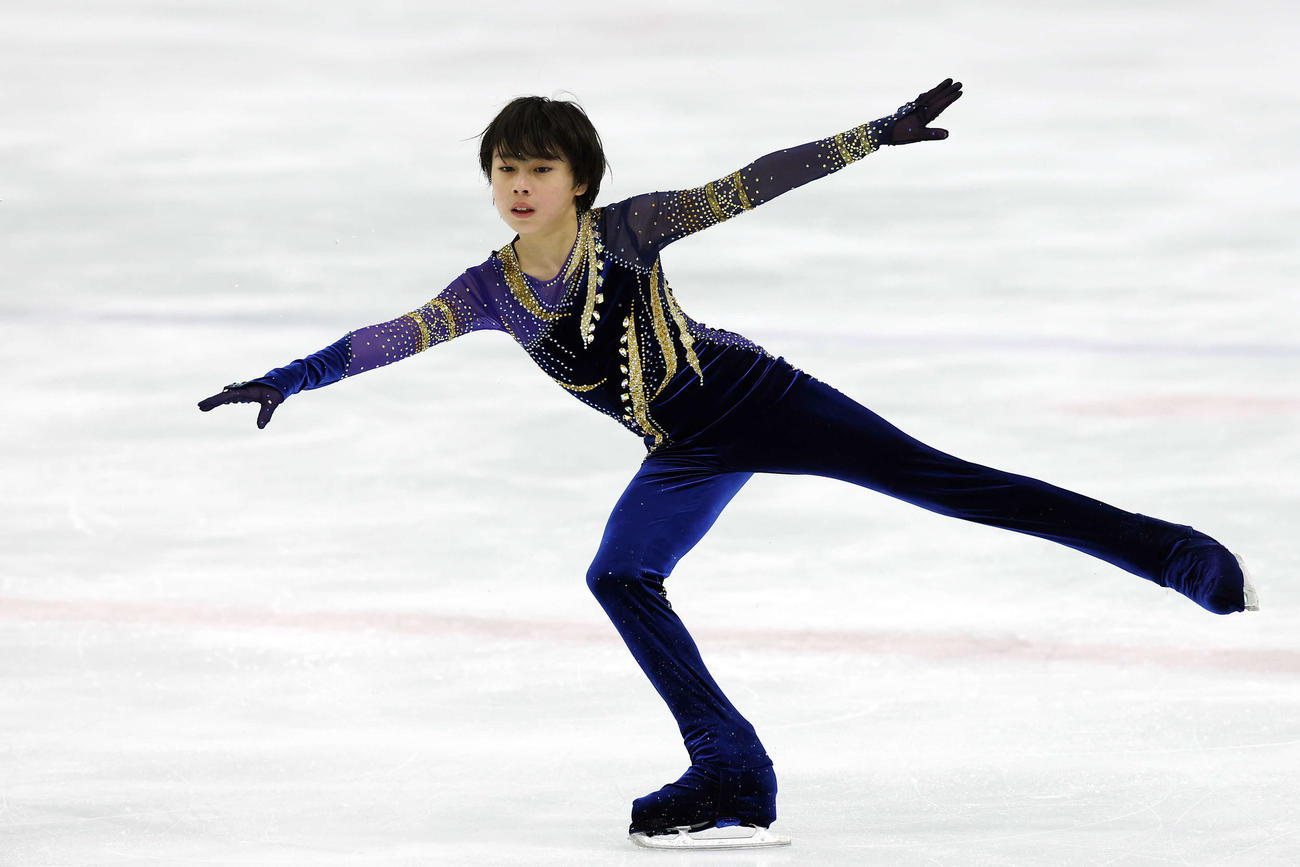 全日本ノービス選手権ノービスA男子で華麗な演技を披露する佐久間陸（撮影・宮地輝）