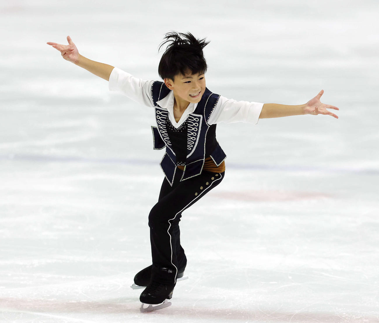 全日本ノービス選手権ノービスB男子で華麗な演技を披露する泉篤杜（撮影・宮地輝）