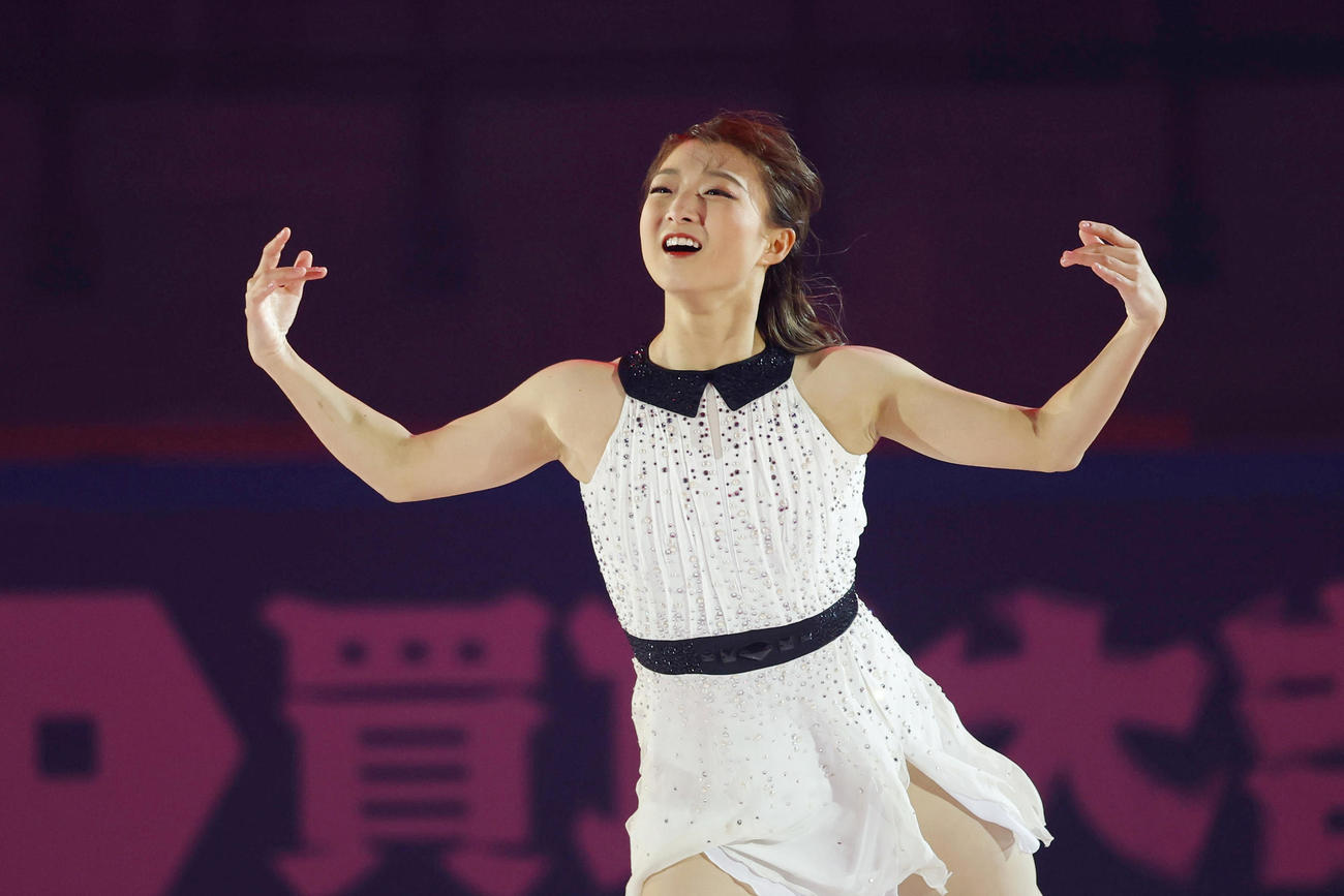 エキシビションで演技する坂本花織（共同）