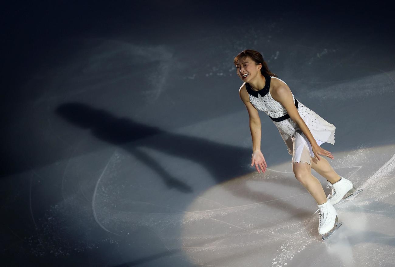 エキシビションで演技する坂本花織（ロイター）