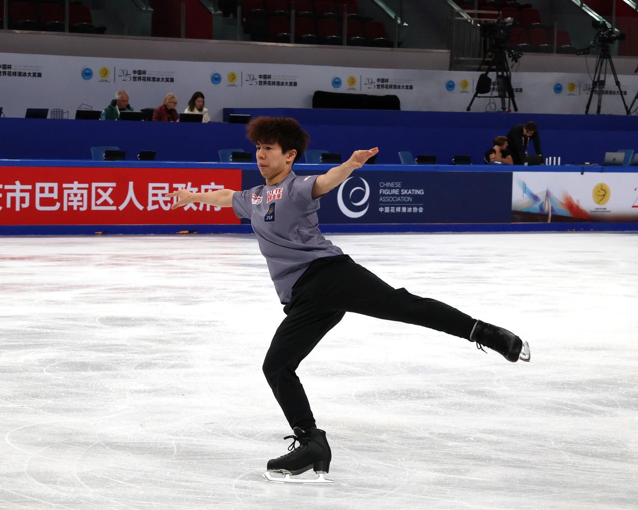 中国杯の公式練習に臨む佐藤（撮影・勝部晃多）