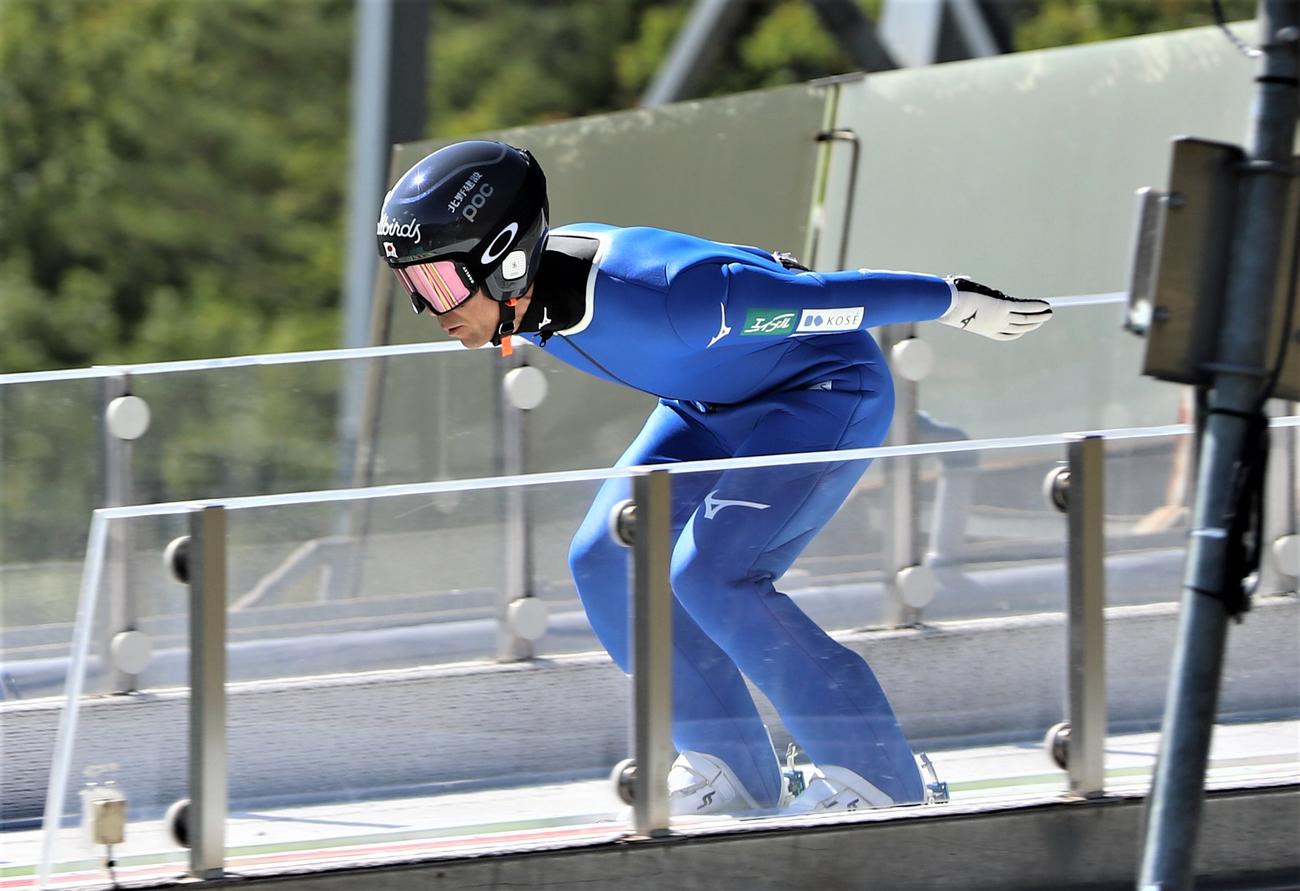 長野・白馬村で練習を公開した渡部暁斗（撮影・藤塚大輔）