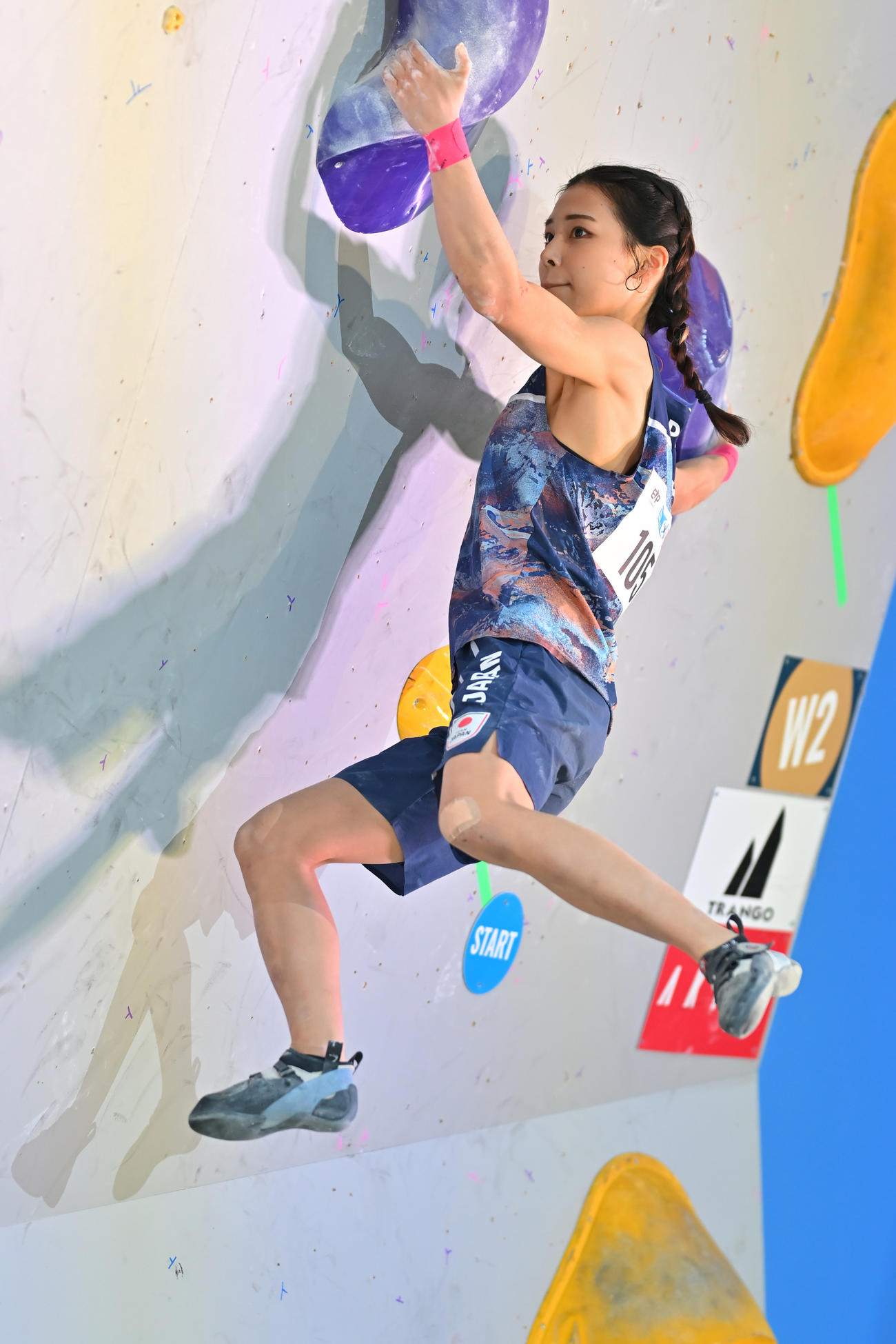IFSCクライミンググランドファイナルズ福岡2025のボルダー予選に出場した中村真緒（C）CB／Shutterz