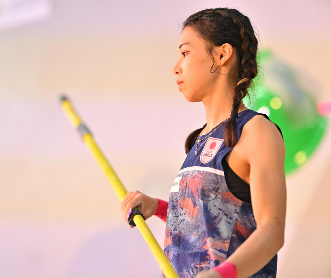 IFSCクライミンググランドファイナルズ福岡2025のボルダー予選に出場した中村真緒（C）CB／Shutterz
