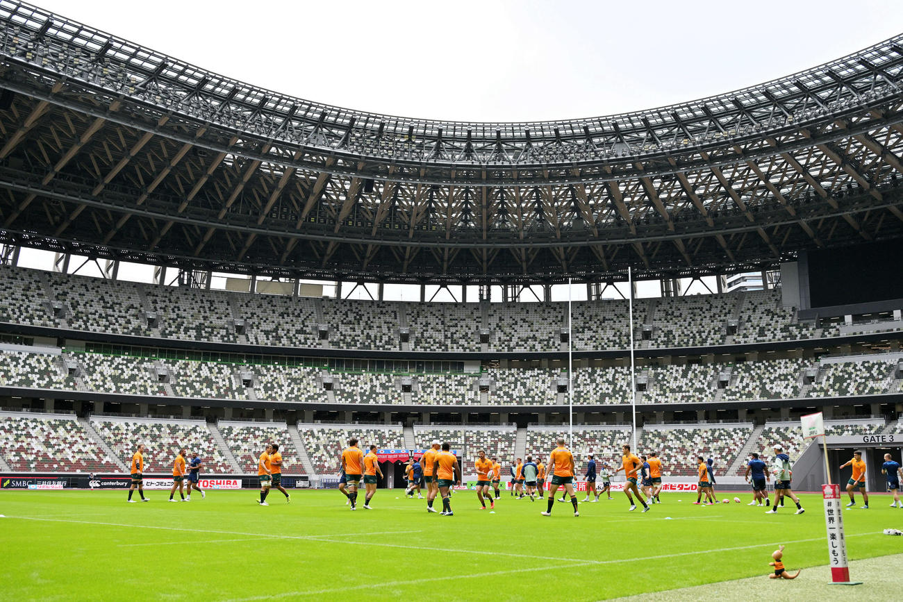 試合前日練習で調整するオーストラリアの選手たち（撮影・滝沢徹郎）