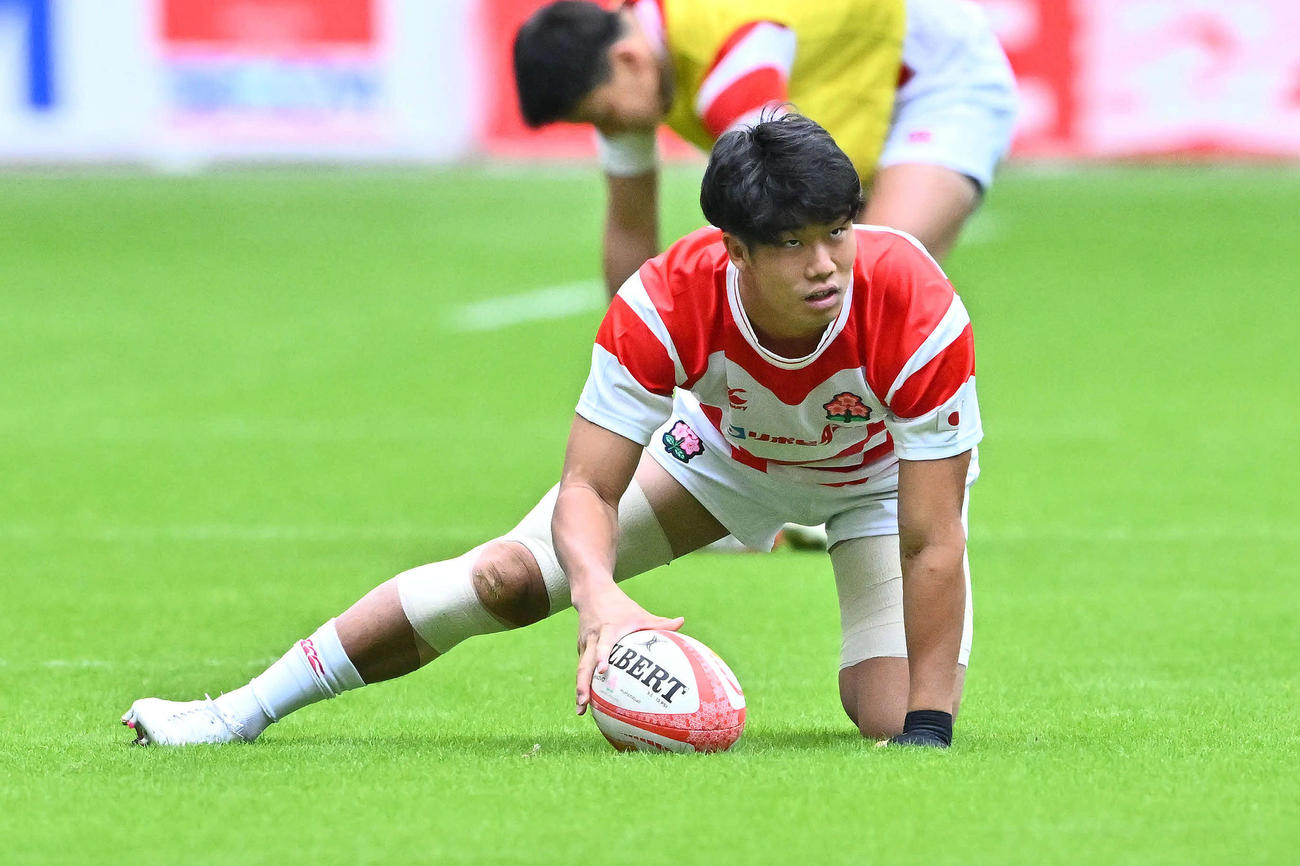 試合前日練習で調整する矢崎（撮影・滝沢徹郎）
