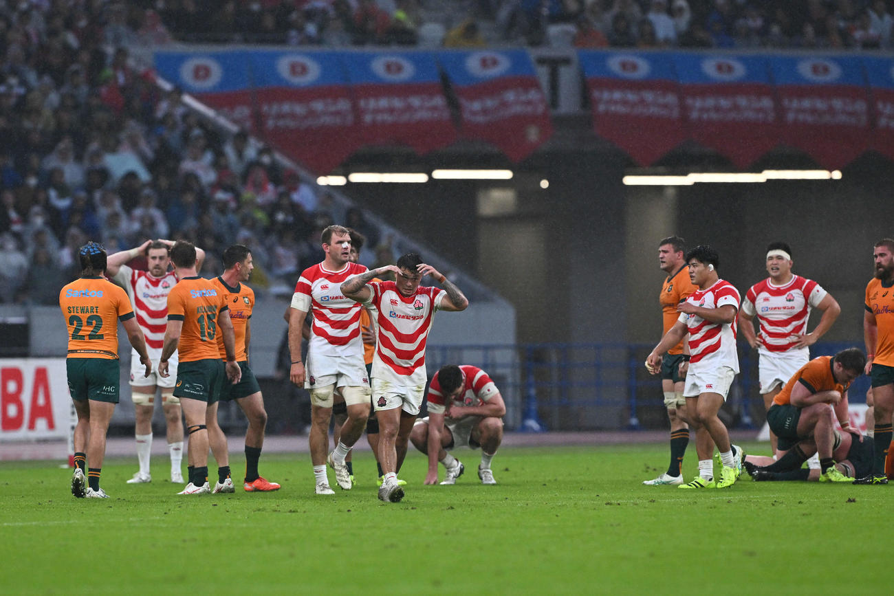 日本対オーストラリア　試合に敗れ悔しがる日本の選手たち（撮影・滝沢徹郎）