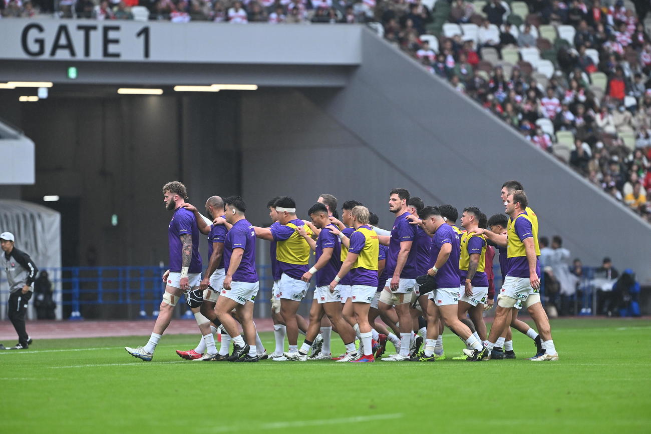 日本対オーストラリア　試合に臨む日本の選手たち（撮影・滝沢徹郎）