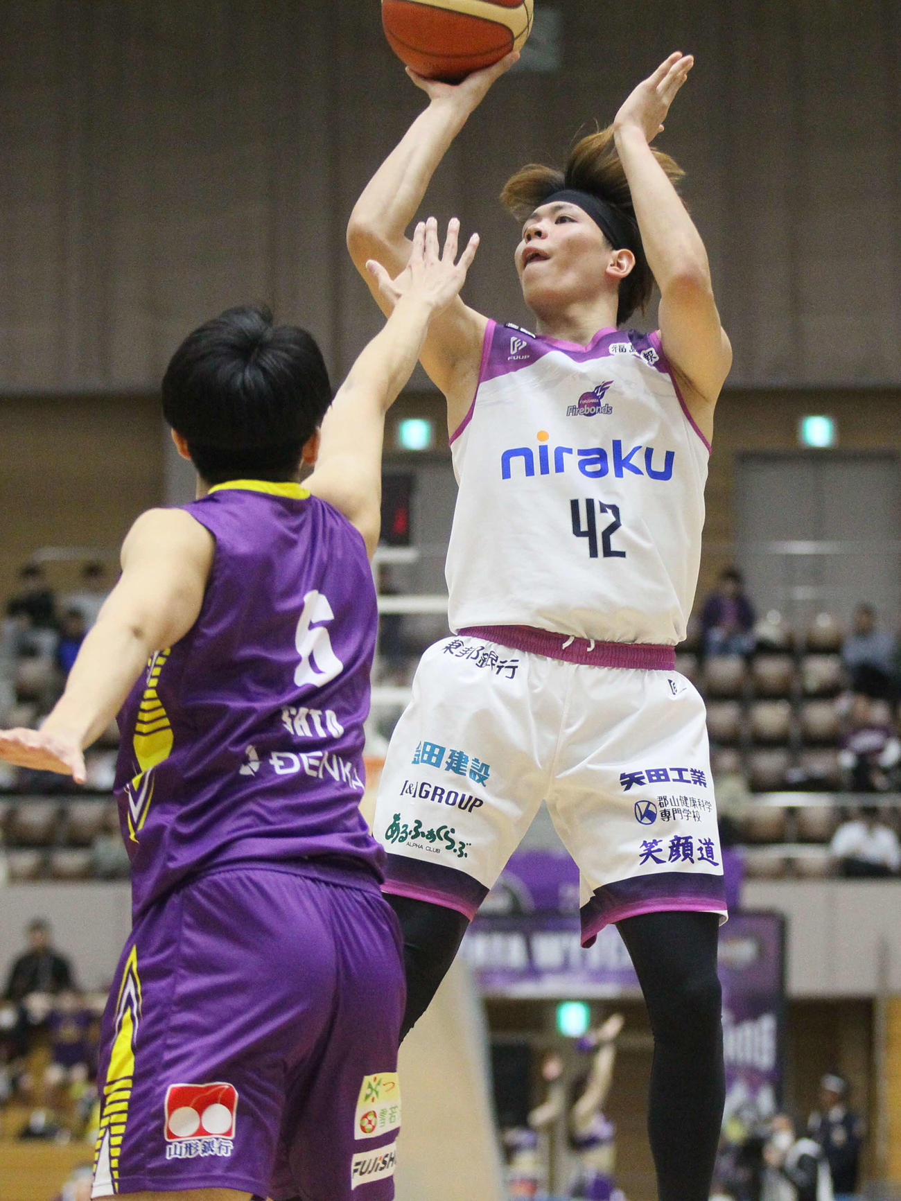 山形対福島　シュートを狙うB2福島・益子（撮影・高橋香奈）