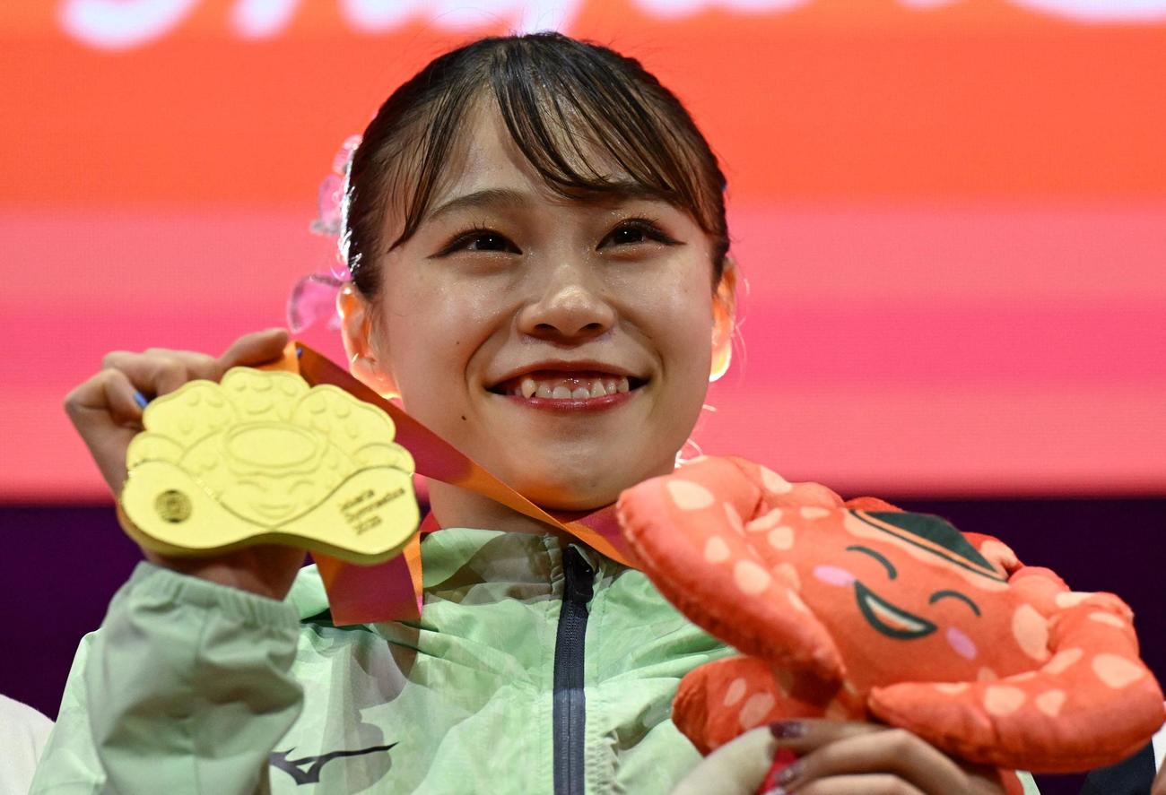 ゆかで金メダルを獲得した杉原愛子（ロイター）
