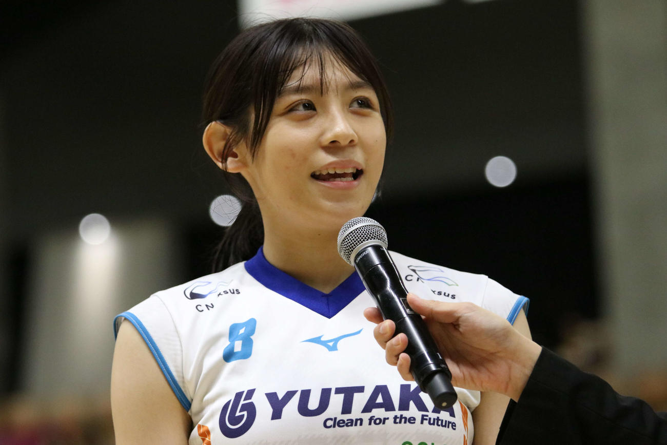試合後にインタビューを受けるブレス浜松の狩野亜衣